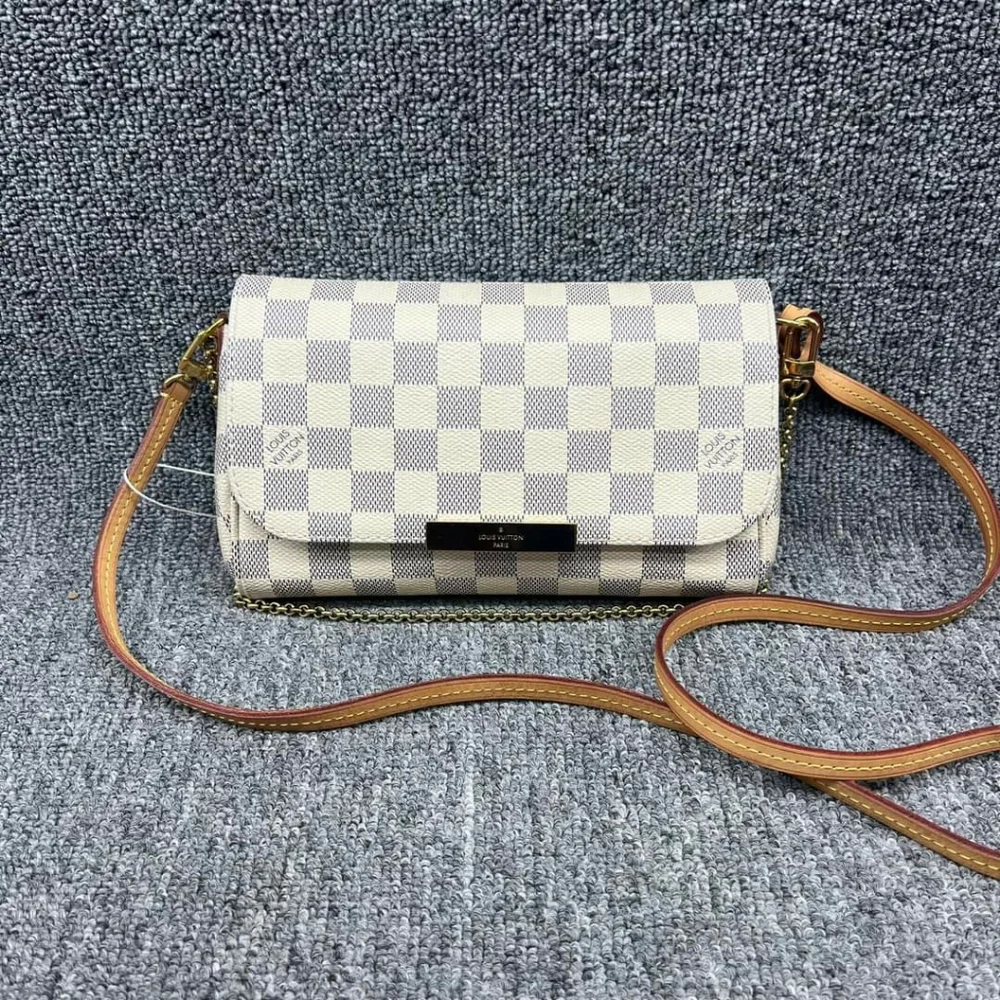 Auth Louis Vuitton Favorite MM White Damier Azur Shoulder Bag 835-110524 - Picture 2 of 16